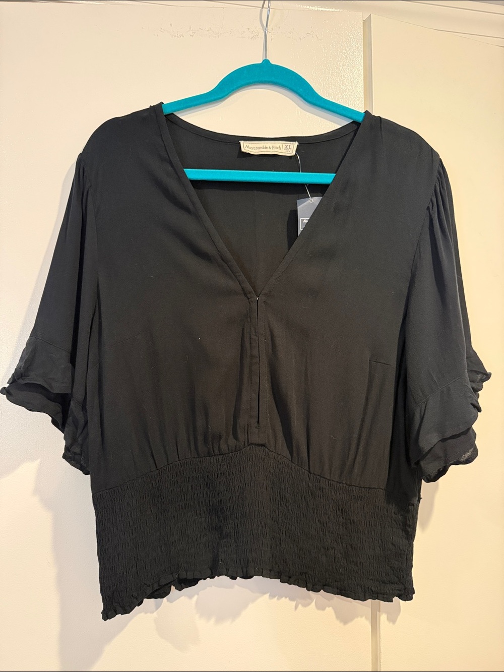 Abercrombie & Fitch Black V-Neck Cropped Blouse